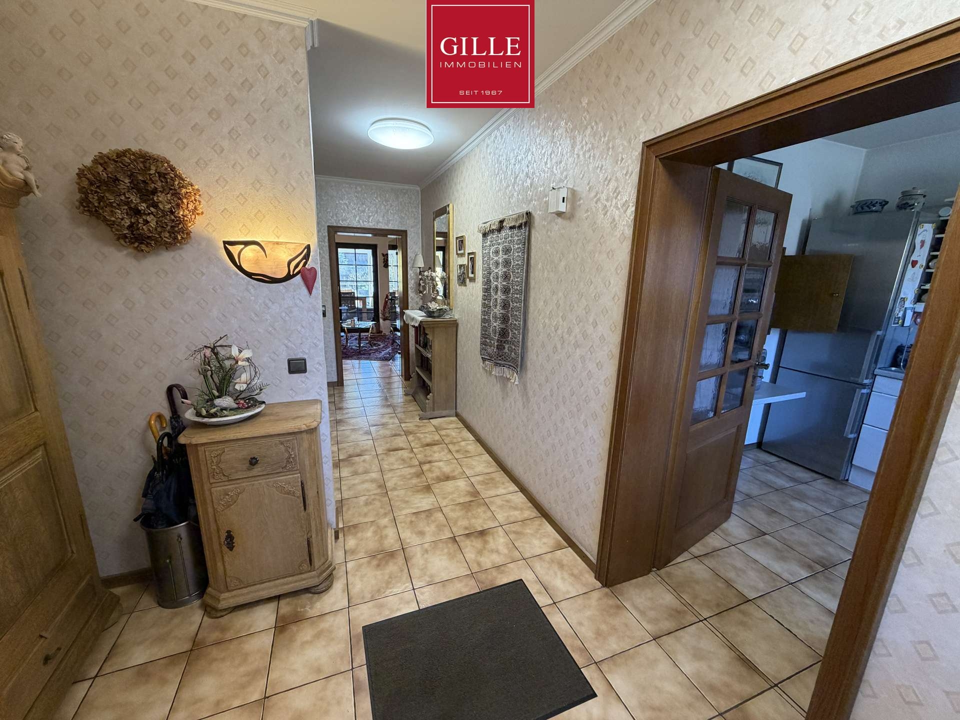 Ansicht 3 von: Sehr gepflegte DHH- mit Wintergarten, Sauna und Kamin und Garage in Neuss-Holzheim zu verkaufen